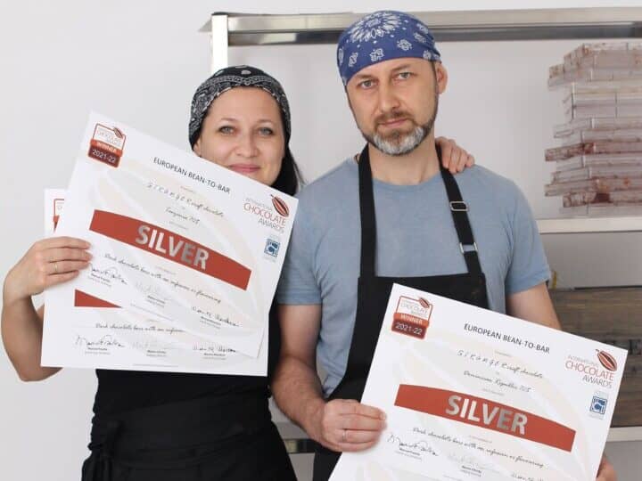 ruslan and tetyana receiving stranger chocolate's awards