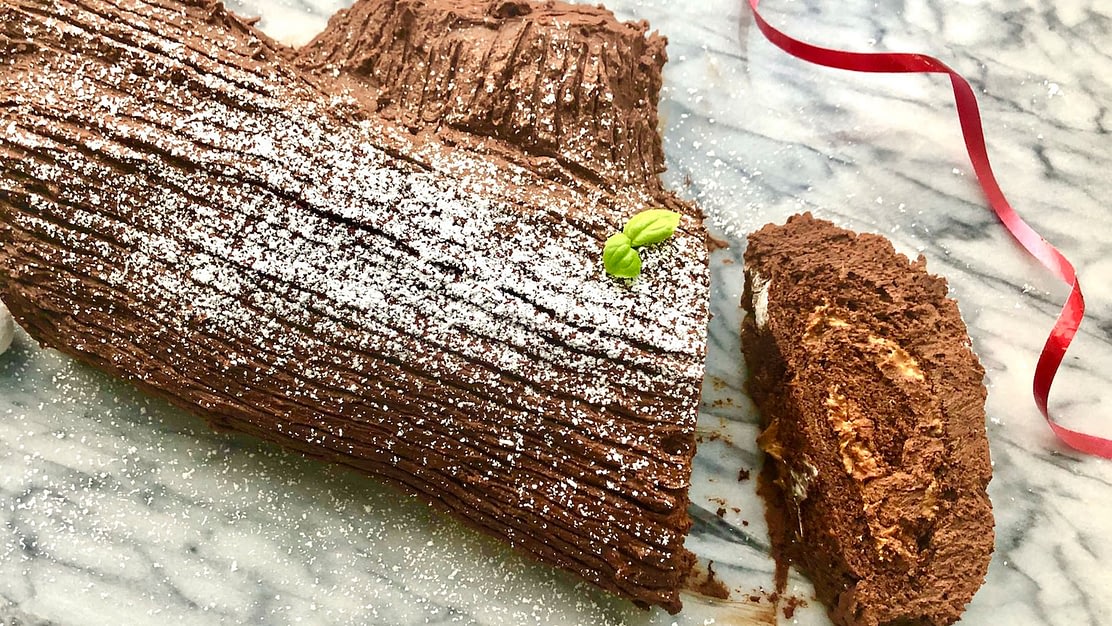 Praline Chocolate Yule Log
